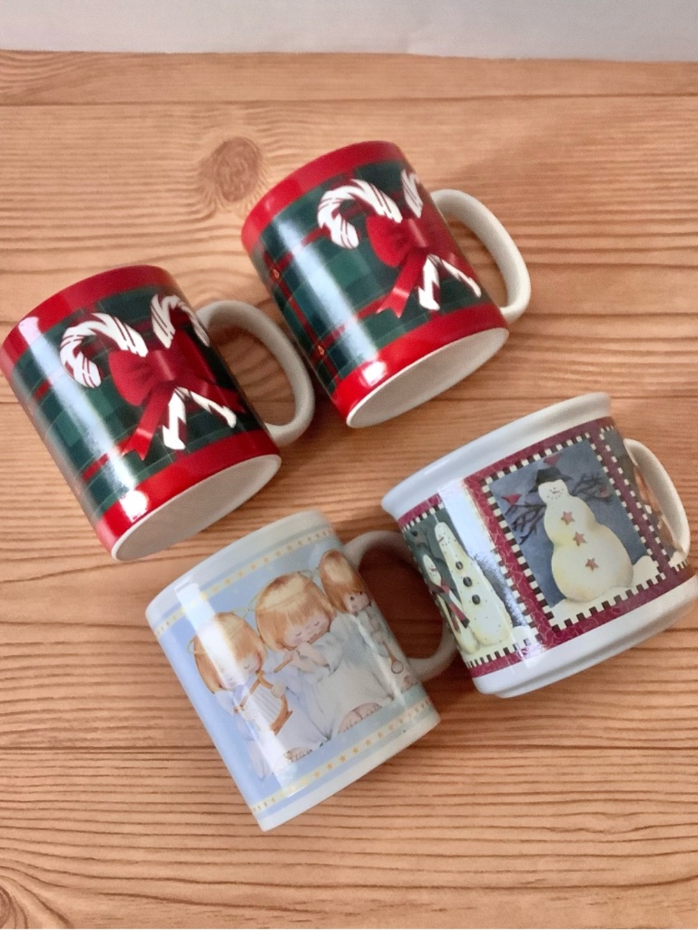 4 Christmas Theme Mugs